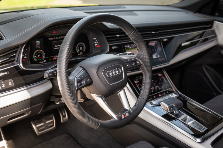 Vehicle Image 9