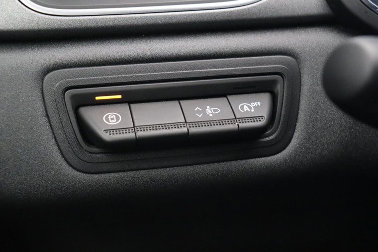 Vehicle Image 43