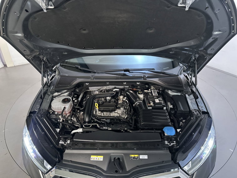 Vehicle Image 17