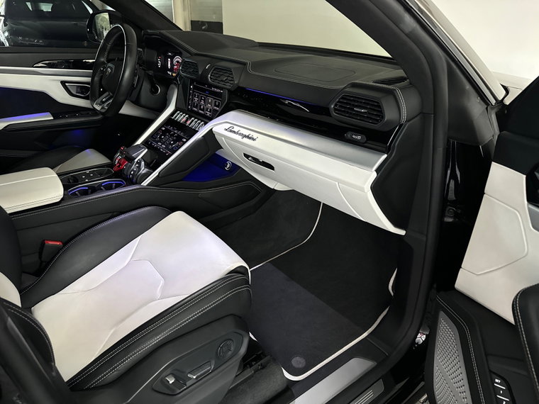 Vehicle Image 52