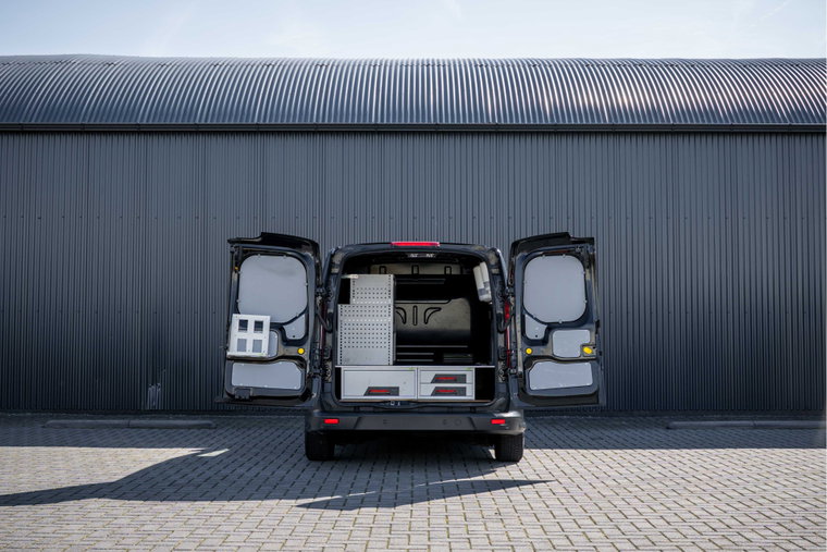 Vehicle Image 9