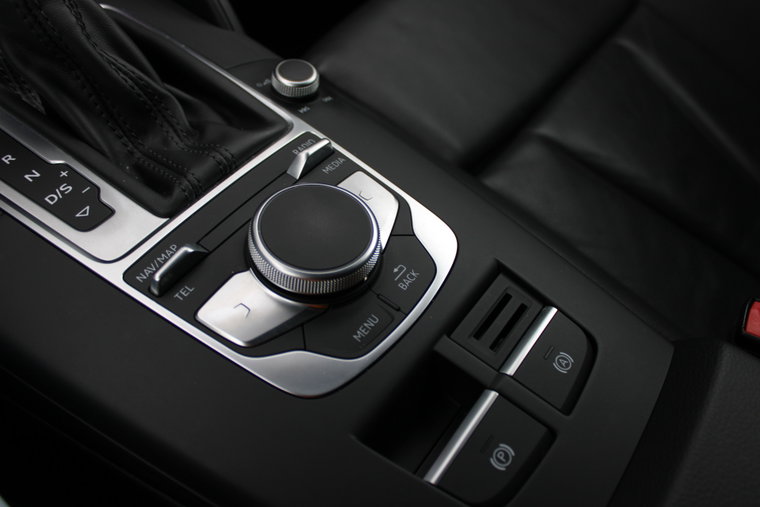 Vehicle Image 30