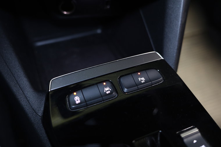 Vehicle Image 24
