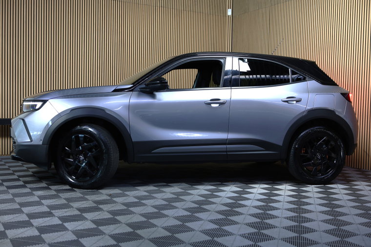 Vehicle Image 10