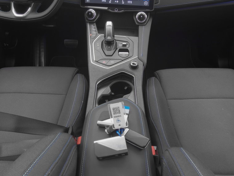 Vehicle Image 12
