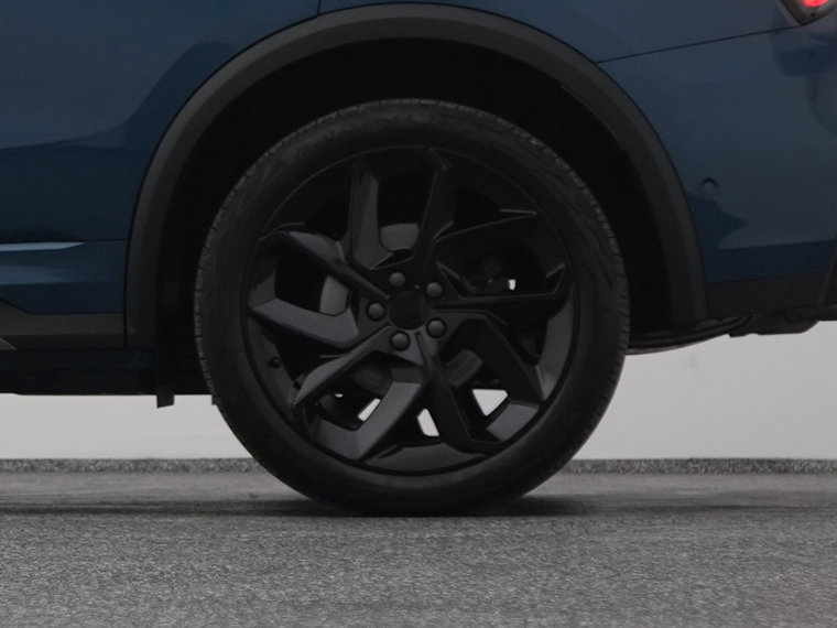 Vehicle Image 40