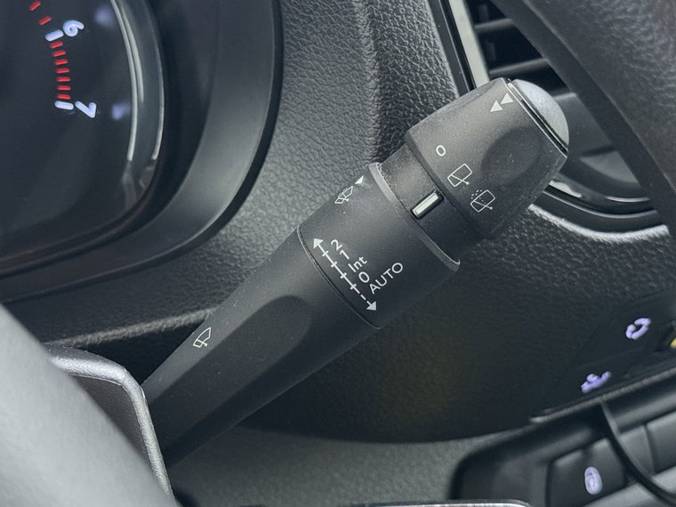 Vehicle Image 28