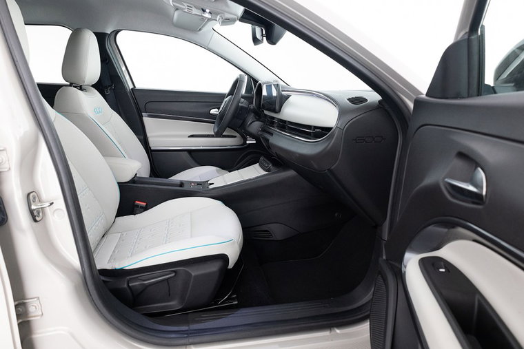 Vehicle Image 7
