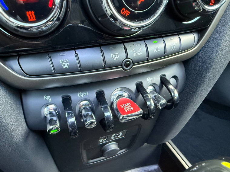 Vehicle Image 40