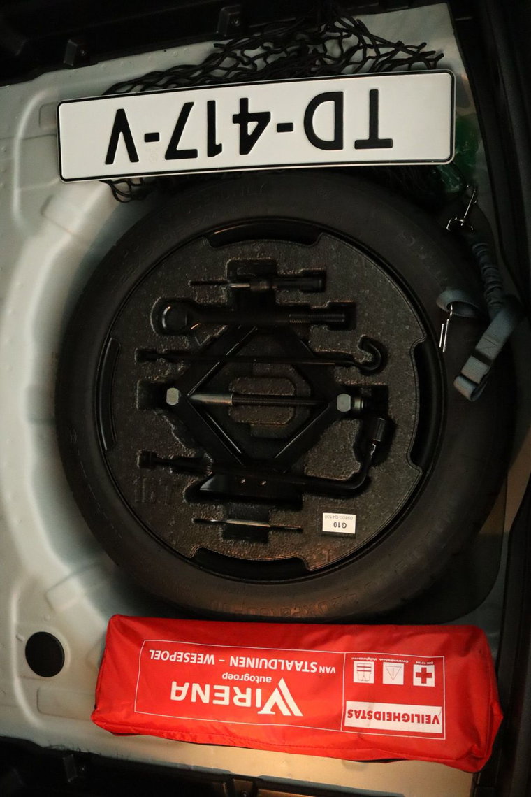 Vehicle Image 38