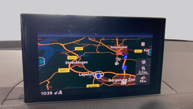Vehicle Image 11