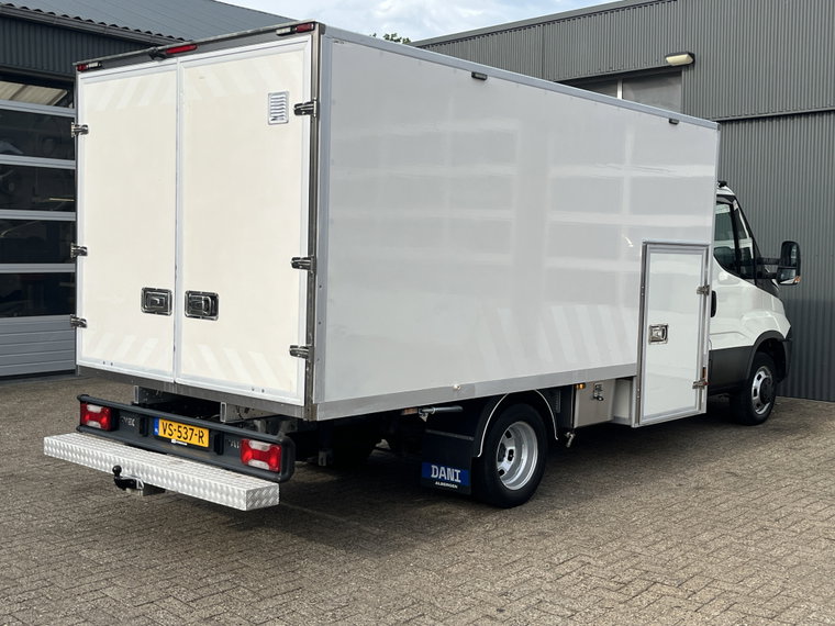 Vehicle Image 38