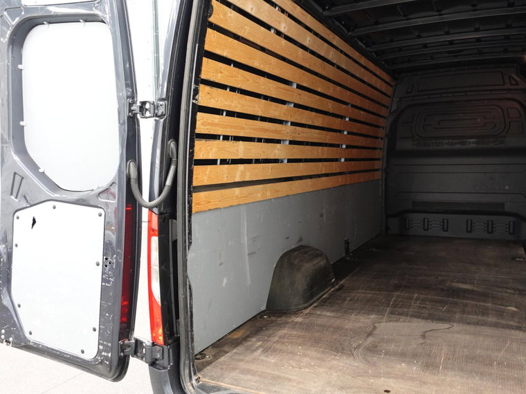 Vehicle Image 38