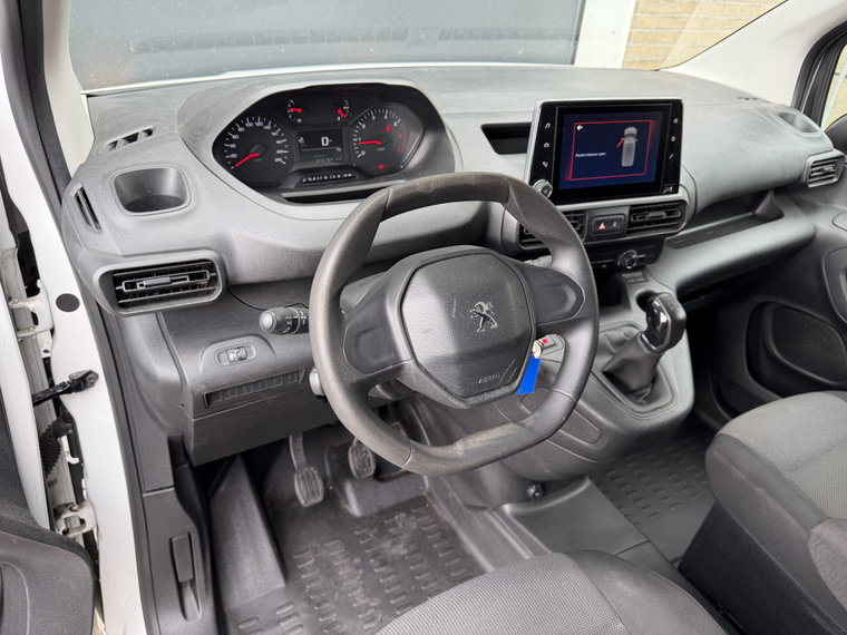 Vehicle Image 24