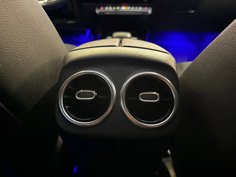 Vehicle Image 28