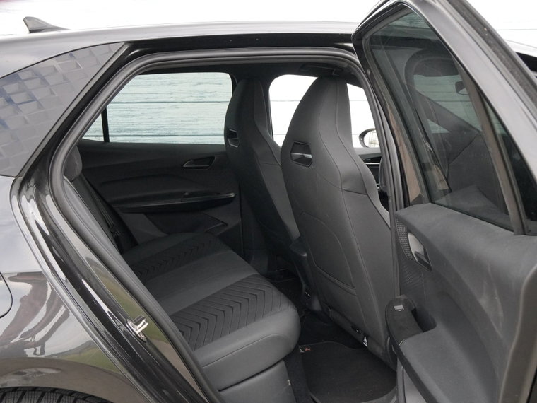 Vehicle Image 38
