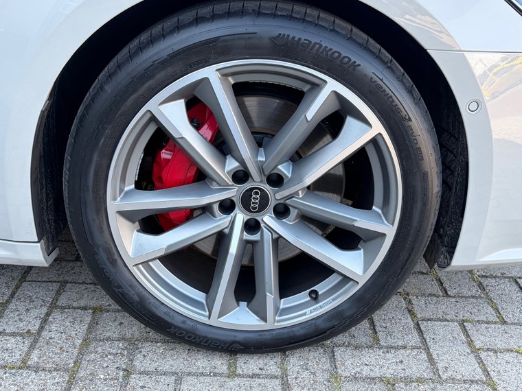 Vehicle Image 38