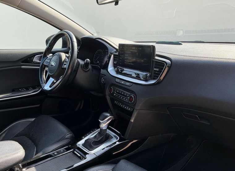 Vehicle Image 22