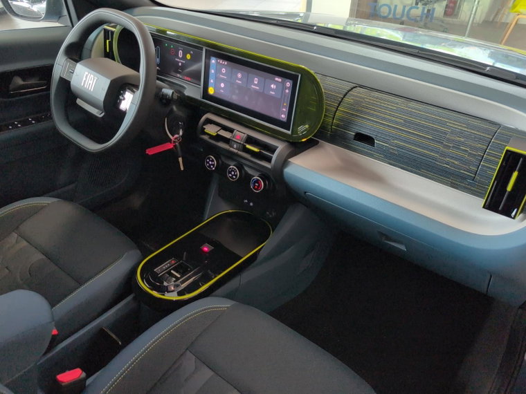 Vehicle Image 16