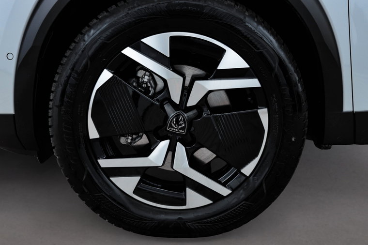Vehicle Image 10