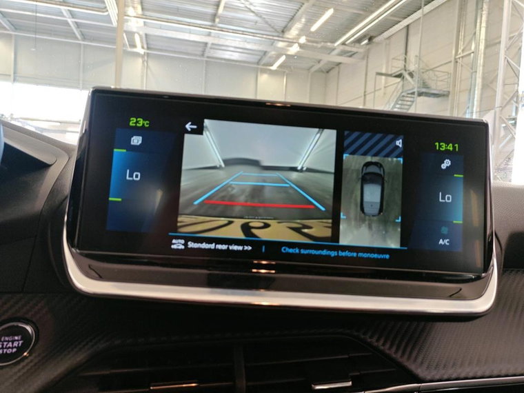 Vehicle Image 10