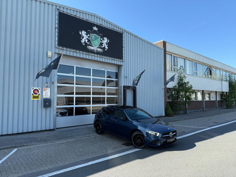 Vehicle Image 12