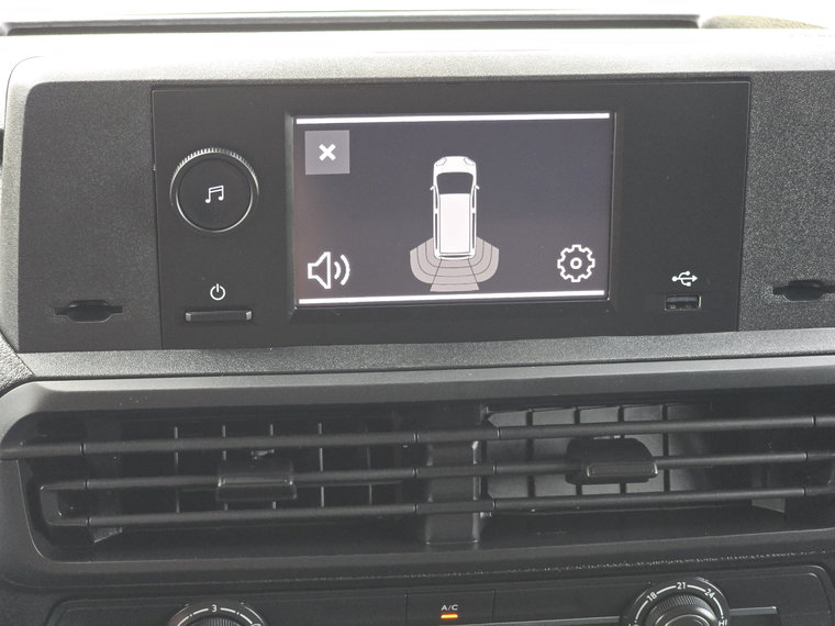 Vehicle Image 28