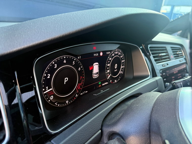 Vehicle Image 36