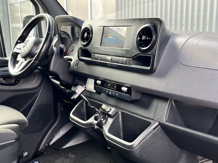 Vehicle Image 38