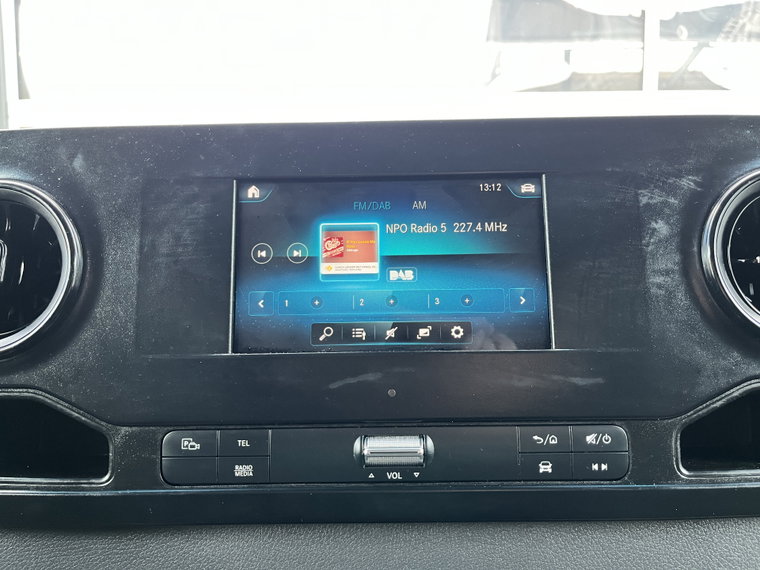 Vehicle Image 42