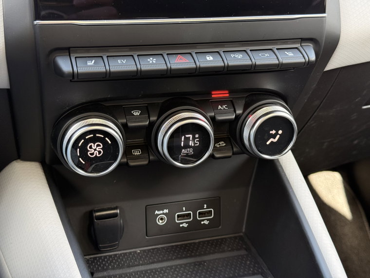 Vehicle Image 38