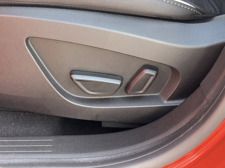 Vehicle Image 43