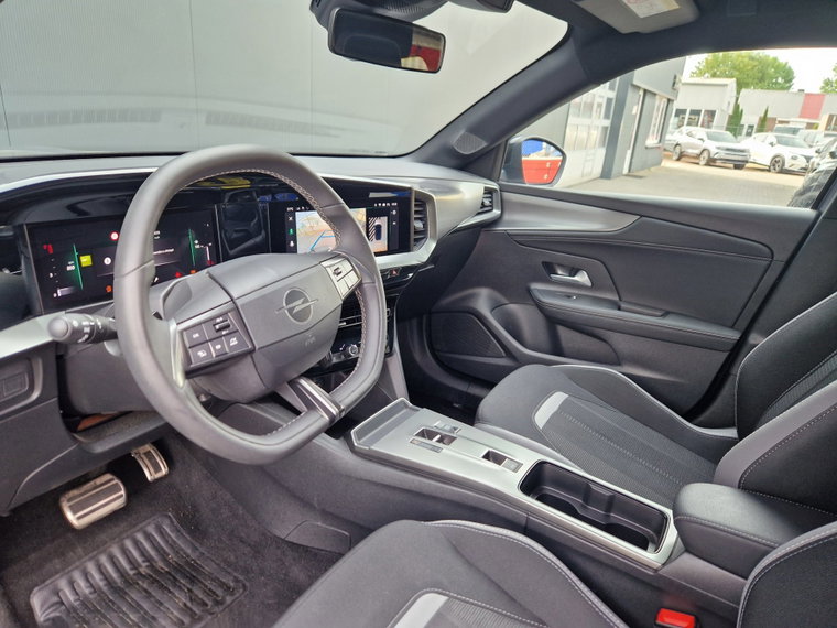 Vehicle Image 10