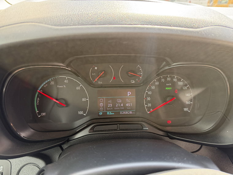 Vehicle Image 30