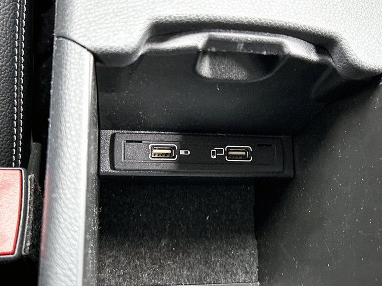 Vehicle Image 27
