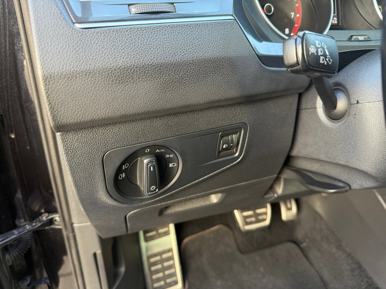 Vehicle Image 29