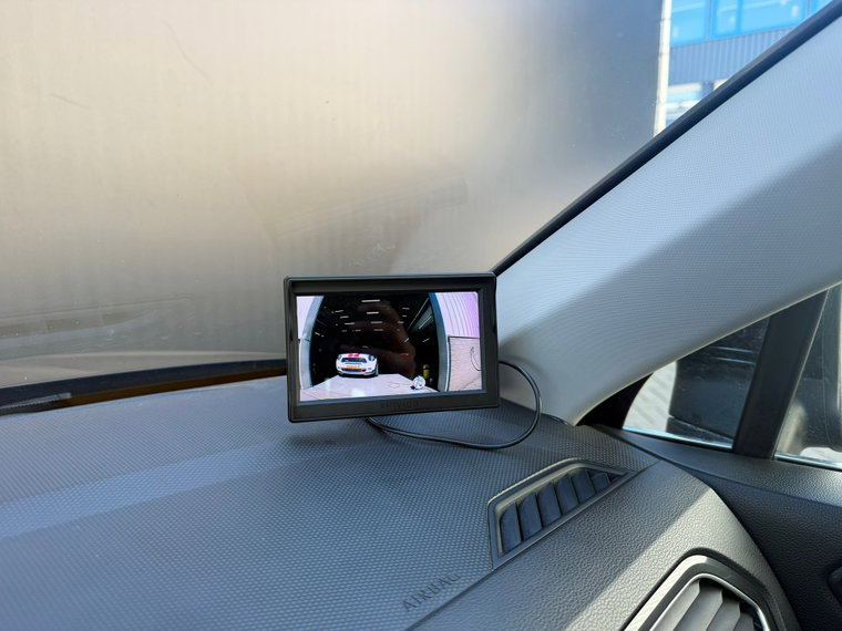 Vehicle Image 33