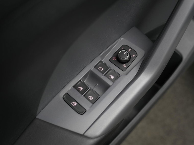 Vehicle Image 27