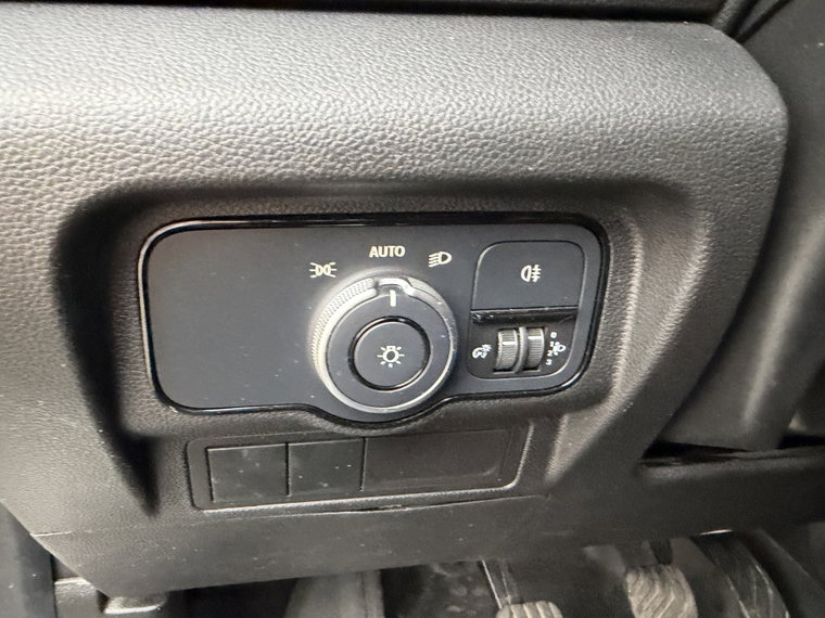 Vehicle Image 42