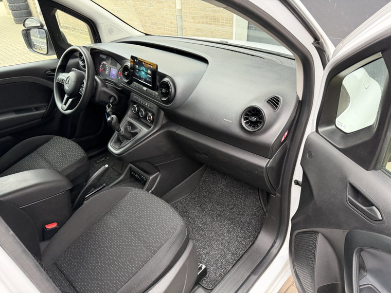 Vehicle Image 45