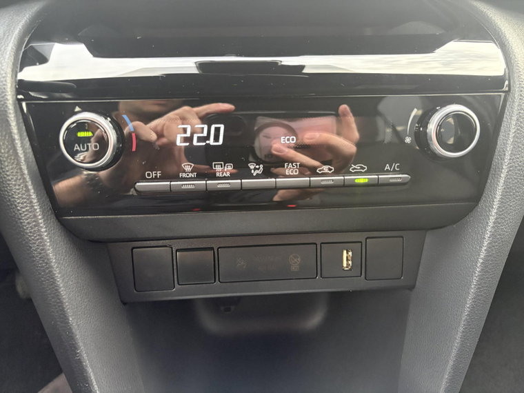 Vehicle Image 19