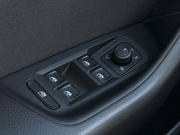 Vehicle Image 38