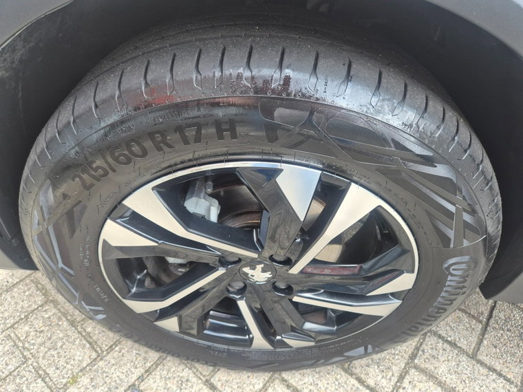 Vehicle Image 22