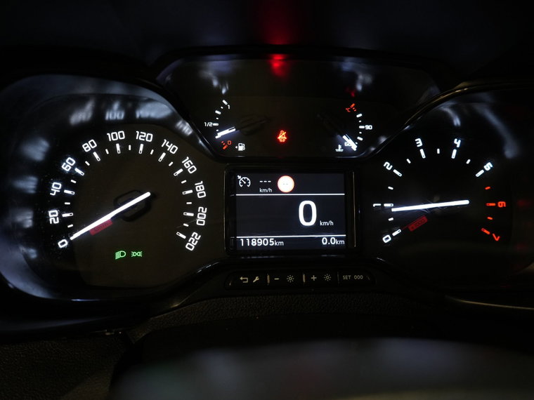 Vehicle Image 25