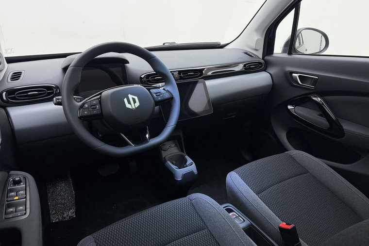 Vehicle Image 16