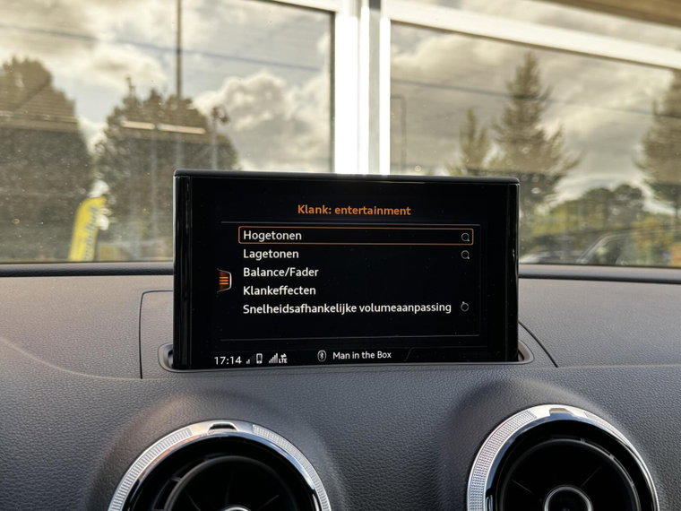 Vehicle Image 34