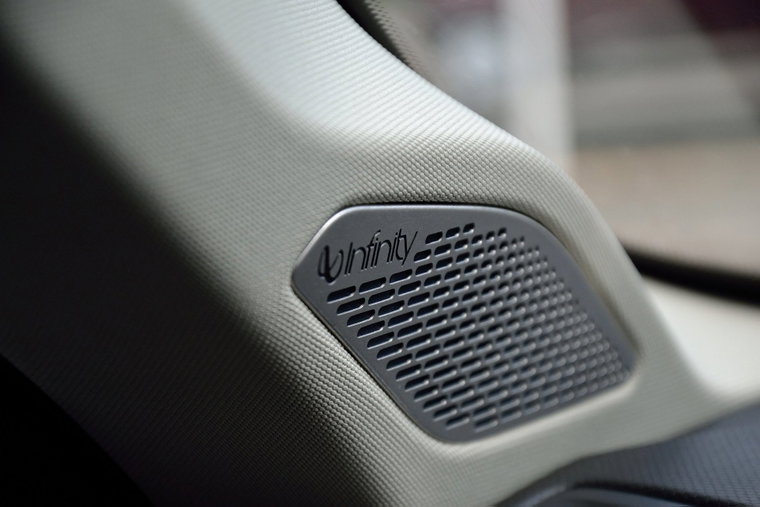 Vehicle Image 22