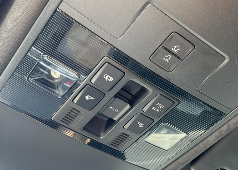 Vehicle Image 22