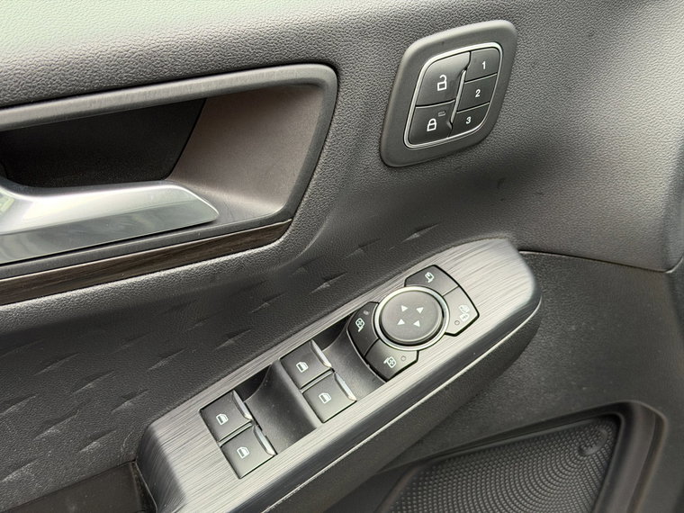 Vehicle Image 48