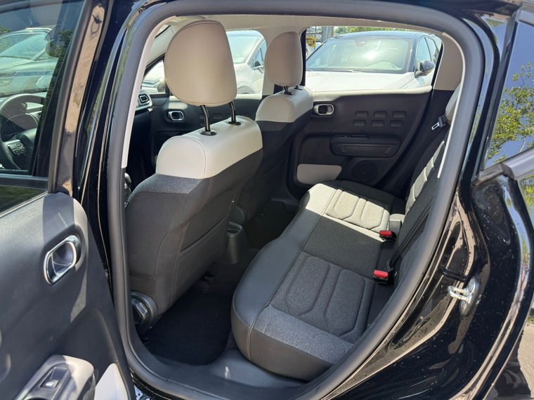Vehicle Image 18